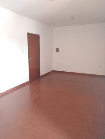 VENTA - DEPARTAMENTO DE 2 DORMITORIOS - ZONA CENTRO