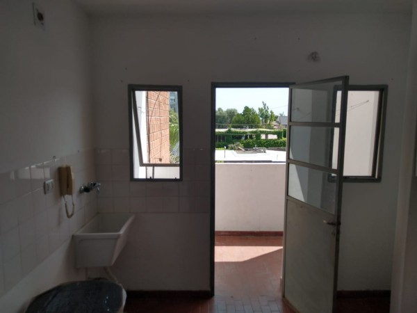 VENTA - DEPARTAMENTO DE 2 DORMITORIOS - ZONA CENTRO