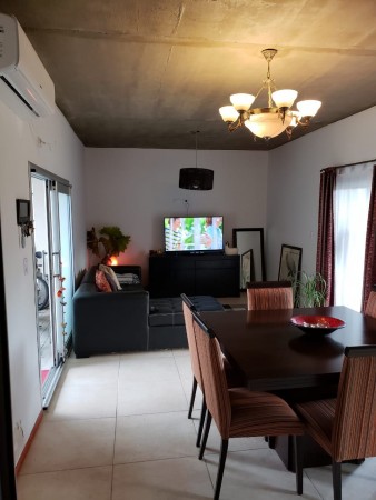 VENTA - CASA 2 HABITACIONES - BARRIO PRIVADO, ZONA TOMA VIEJA