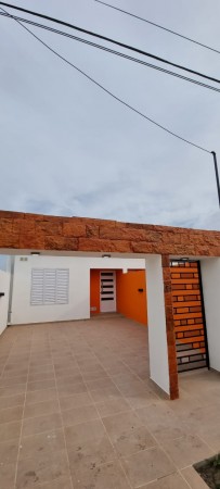 VENTA - CASA 2 HABITACIONES - ZONA ZANNI & JORGE NEWERY