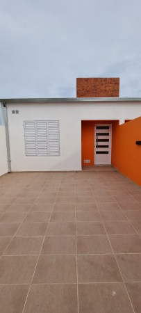 VENTA - CASA 2 HABITACIONES - ZONA ZANNI & JORGE NEWERY