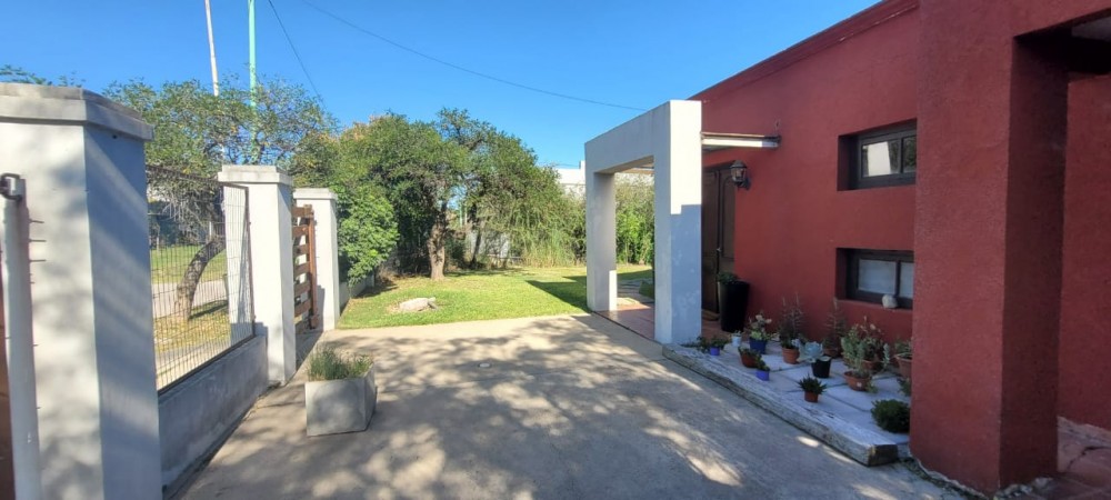 VENDO CASA EN ZONA RESIDENCIAL