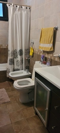 VENDO CASA EN ZONA RESIDENCIAL