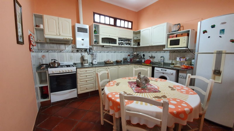 VENTA - CASA 3 HABITACIONES - ZONA MICROCENTRO