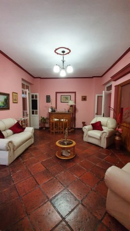 VENTA - CASA 3 HABITACIONES - ZONA MICROCENTRO