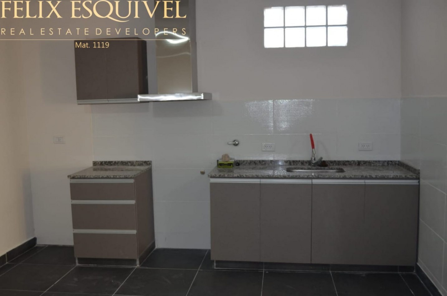 VENTA - CASA 1 Y 2 HABITACIONES A ESTRENAR - RUTA 11