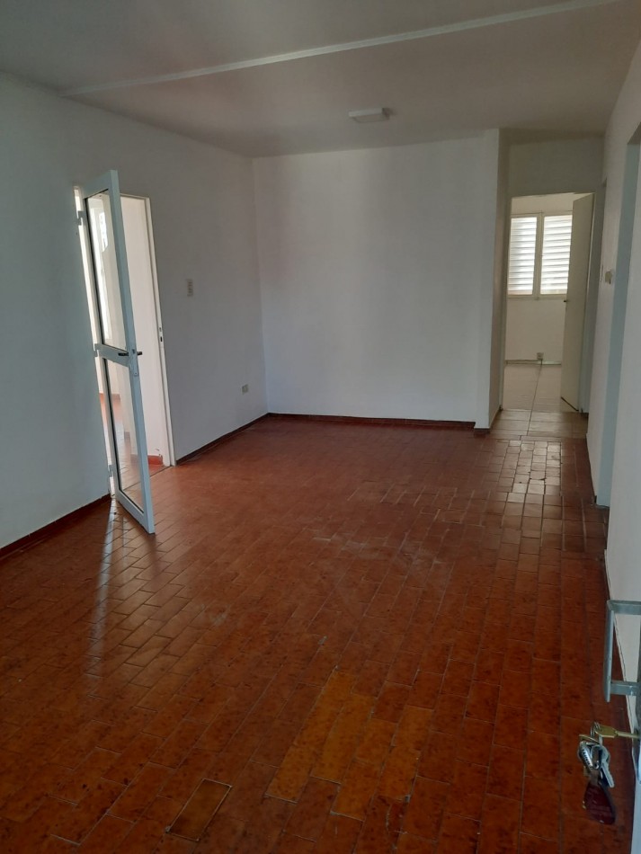 VENTA - DEPTO 2 DORMITORIOS C/TERRAZA - BARRIO ROCAMORA
