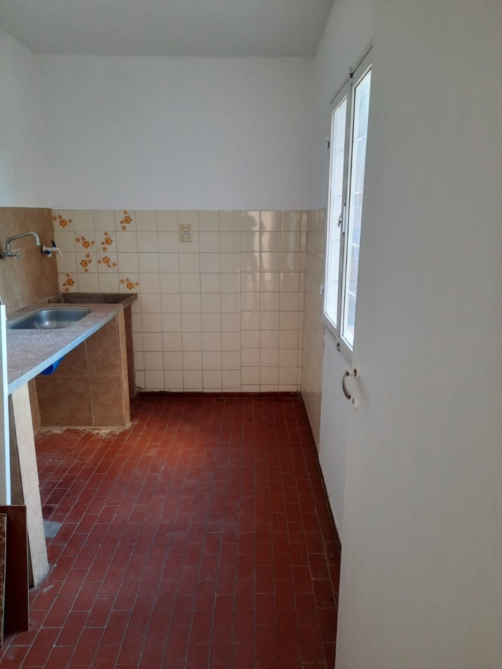 VENTA - DEPTO 2 DORMITORIOS C/TERRAZA - BARRIO ROCAMORA