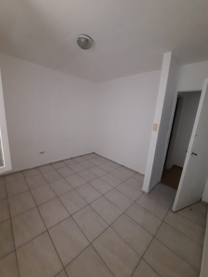 VENTA - DEPTO 2 DORMITORIOS C/TERRAZA - BARRIO ROCAMORA