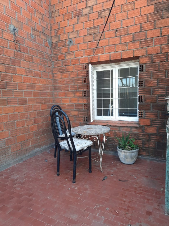 VENTA - DEPTO 2 DORMITORIOS C/TERRAZA - BARRIO ROCAMORA