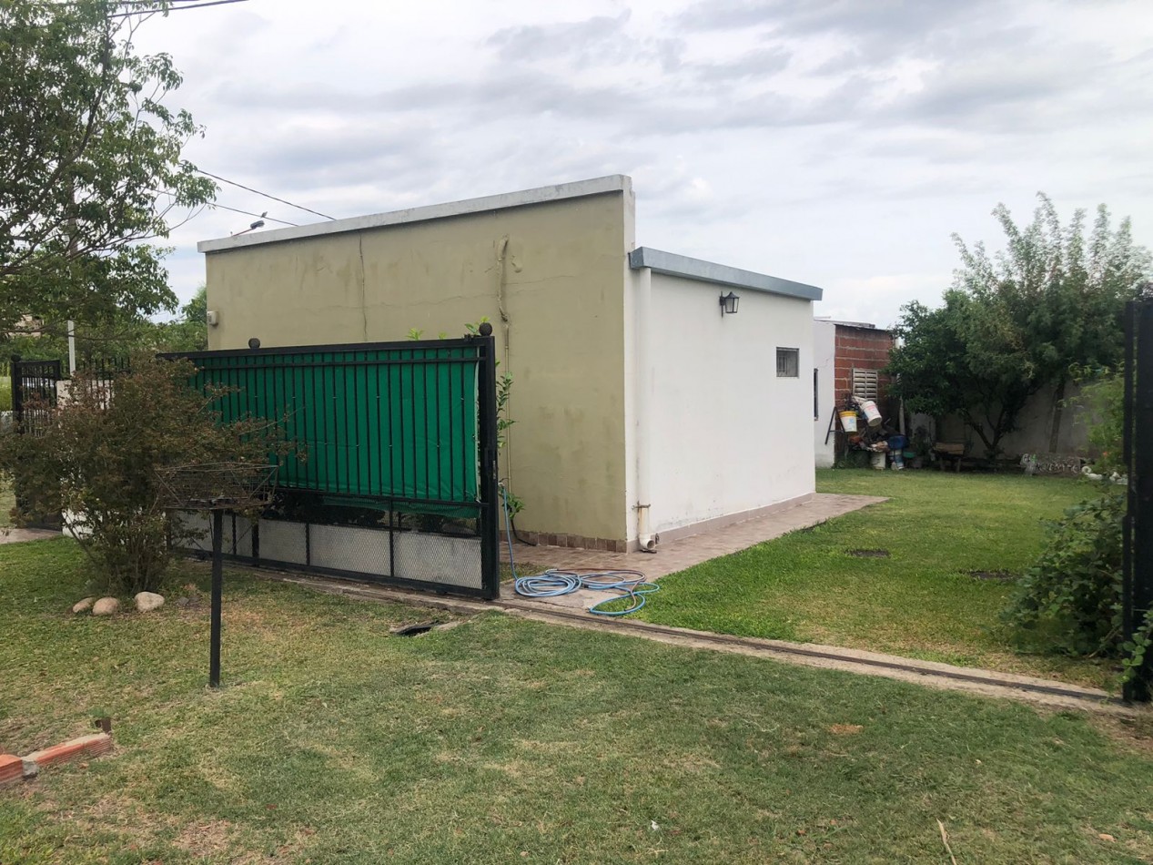 VENTA O PERMUTA - CASA 2 HABITACIONES - ZONA ORO VERDE