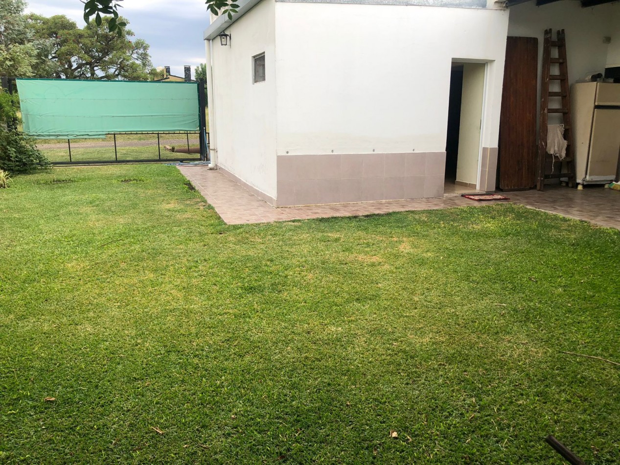 VENTA O PERMUTA - CASA 2 HABITACIONES - ZONA ORO VERDE