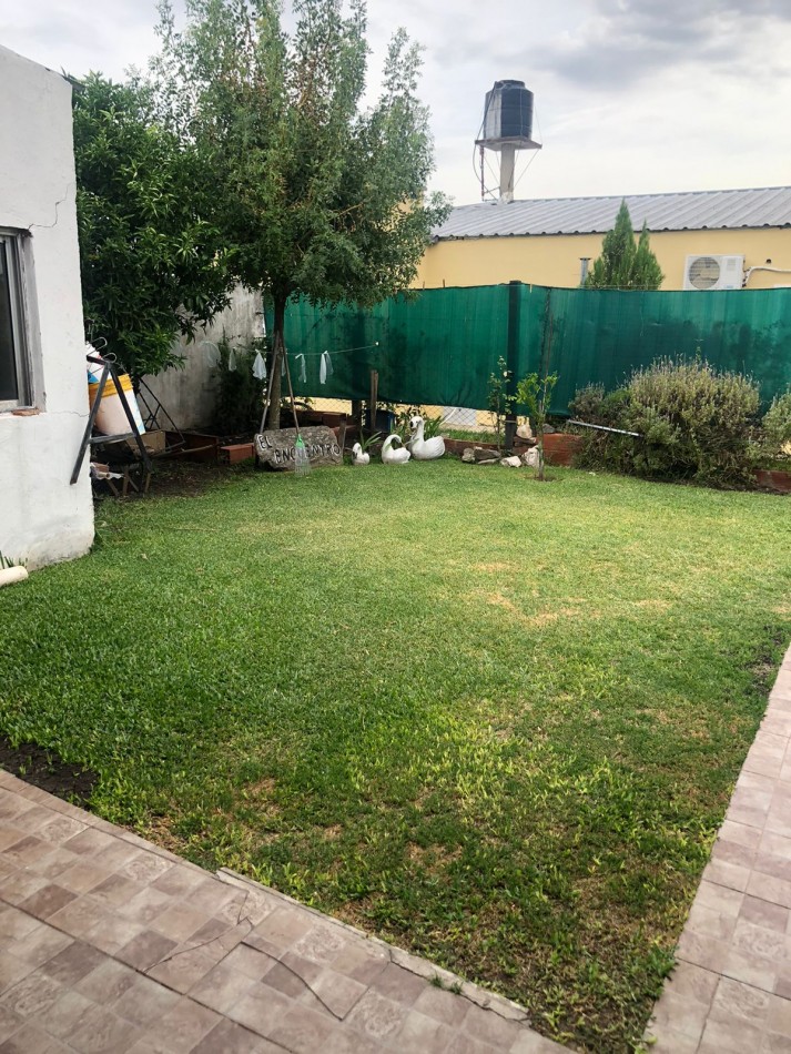 VENTA O PERMUTA - CASA 2 HABITACIONES - ZONA ORO VERDE
