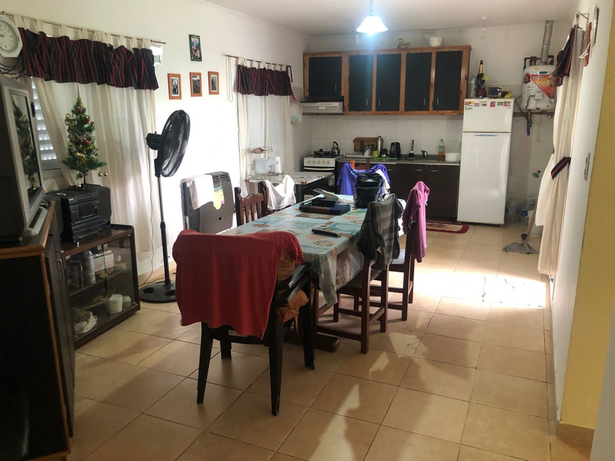 VENTA O PERMUTA - CASA 2 HABITACIONES - ZONA ORO VERDE