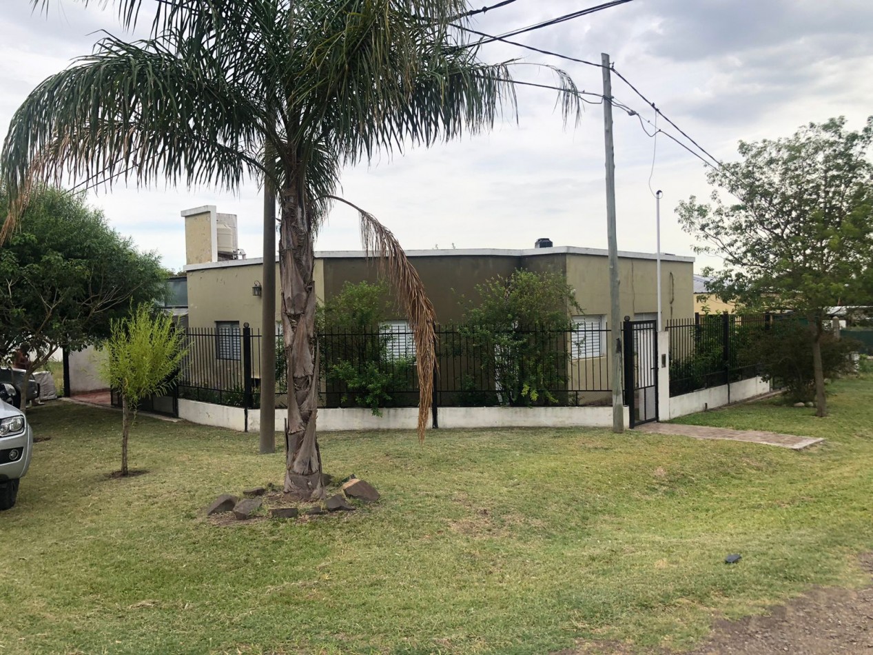 VENTA O PERMUTA - CASA 2 HABITACIONES - ZONA ORO VERDE