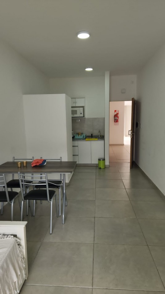 VENTA - DEPATRAMENTO 1 HABITACION PLANTA BAJA C/PATIO - ZONA CENTRICA