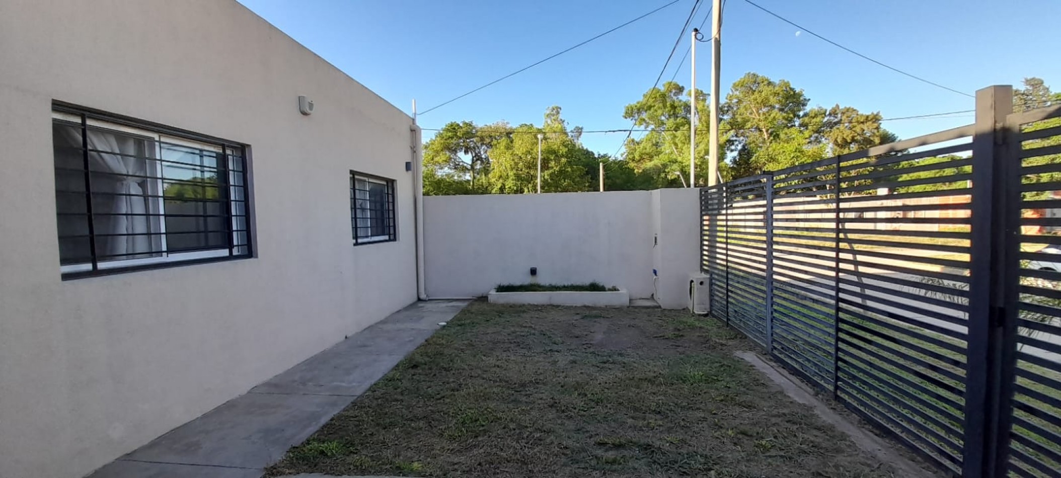 VENTA - CASA 3 HABITACIONES - BARRIO LOS CEDROS