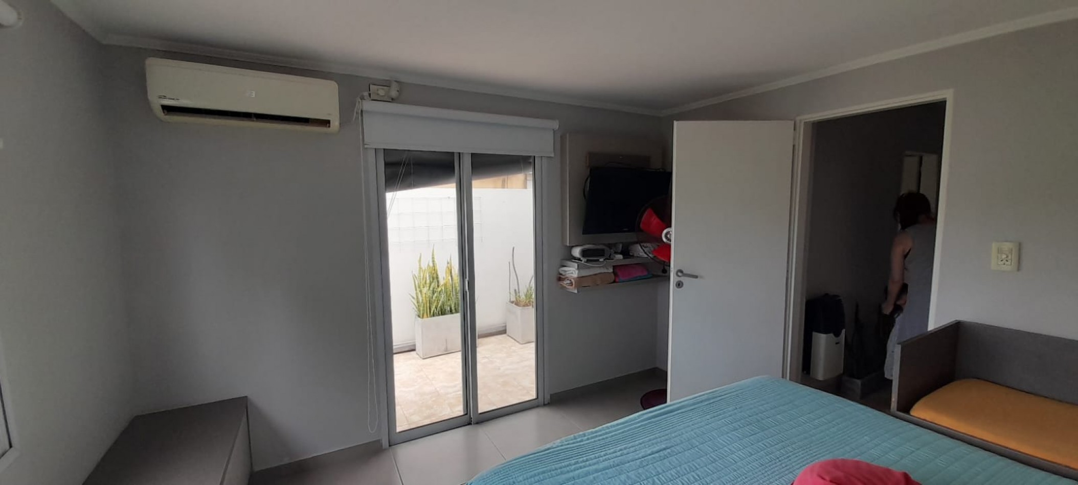 VENTA - CASA EN DOS PLANTAS 3 HABITACIONES - ZONA DON BOSCO Y GOBERNADOR CRESPO