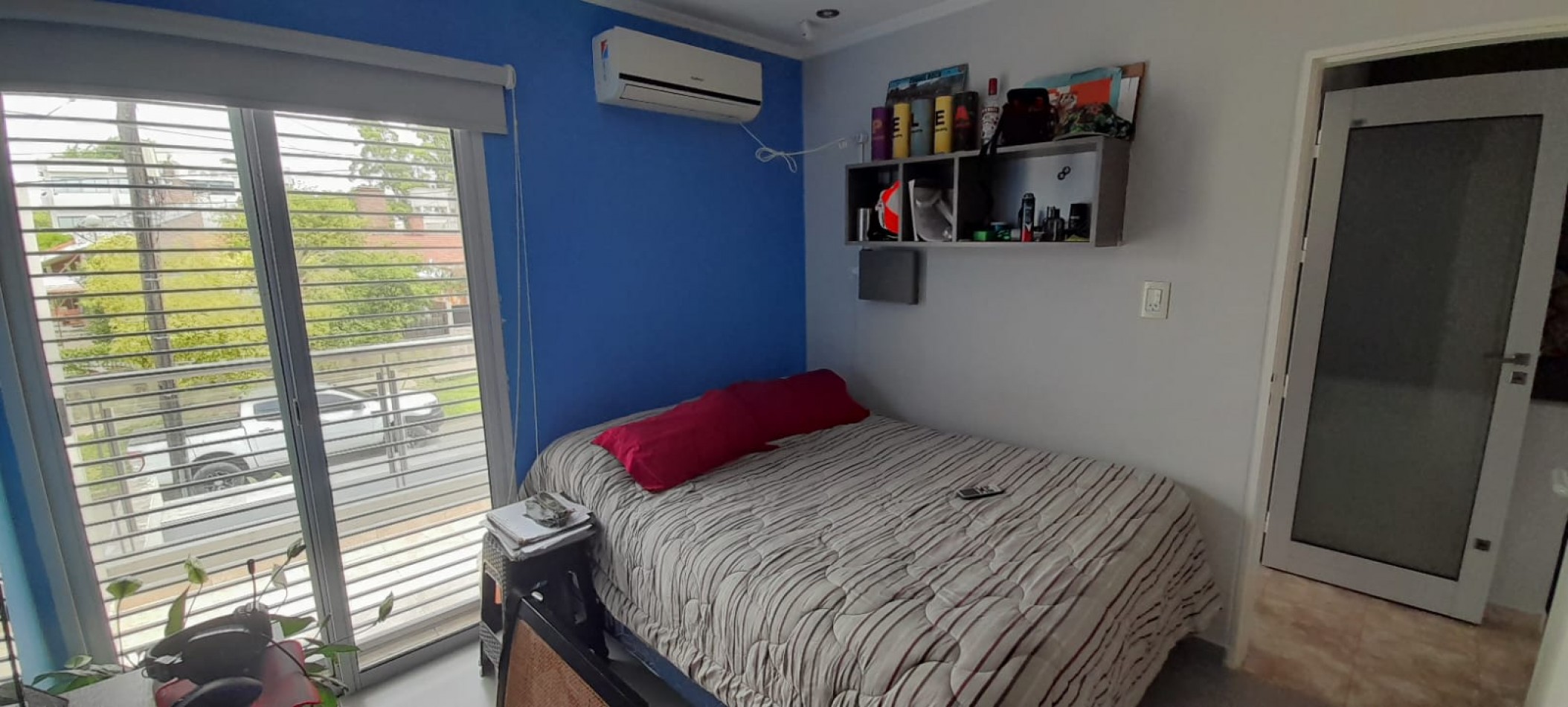 VENTA - CASA EN DOS PLANTAS 3 HABITACIONES - ZONA DON BOSCO Y GOBERNADOR CRESPO