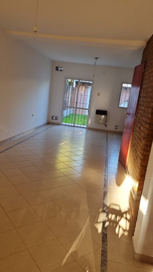 VENTA - DUPLEX - ZONA BARRIO PARACAO