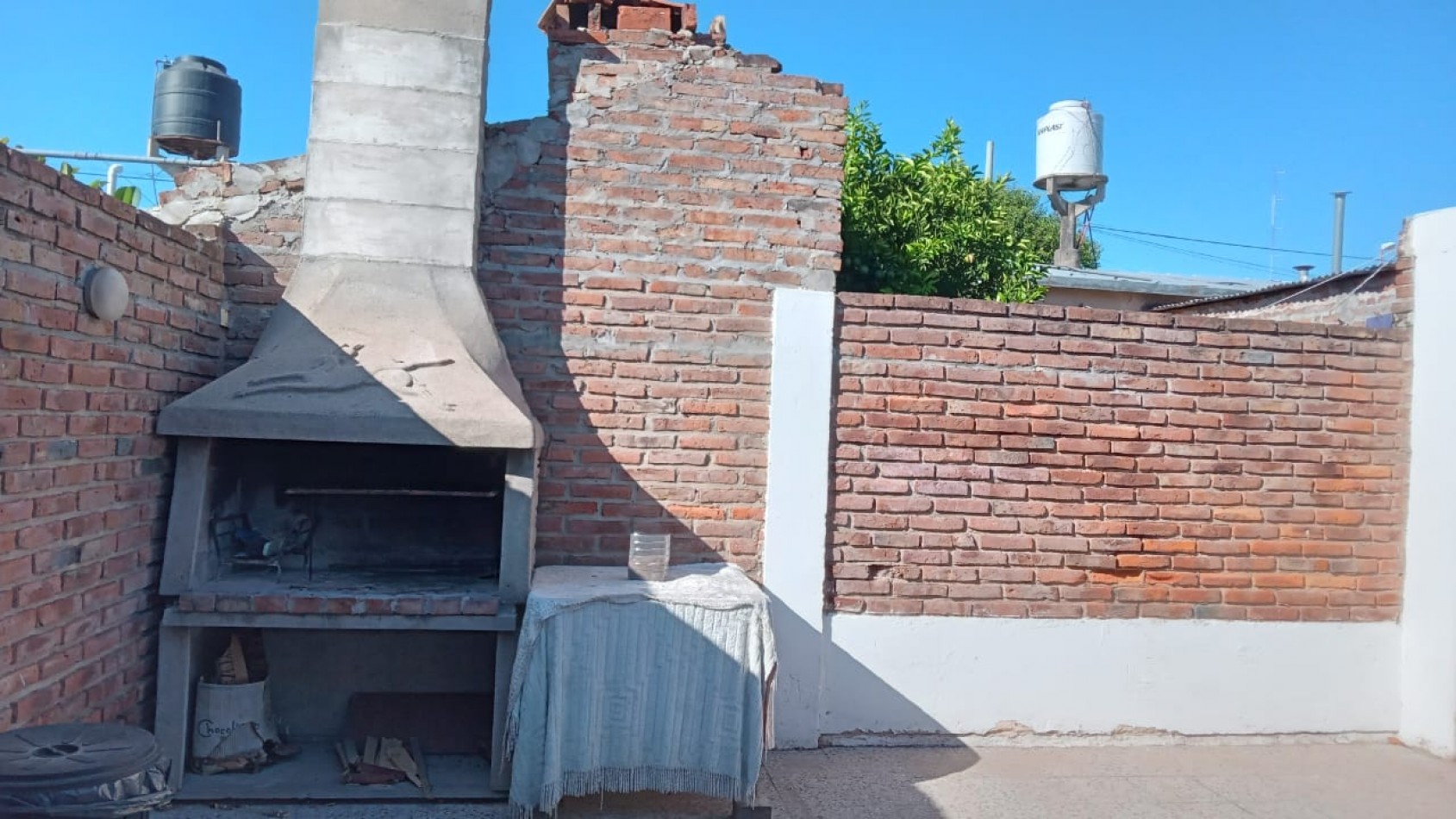 VENTA - CASA 2 HABITACIONES - ZONA GARRIGO Y PROVINCIAS UNIDAS