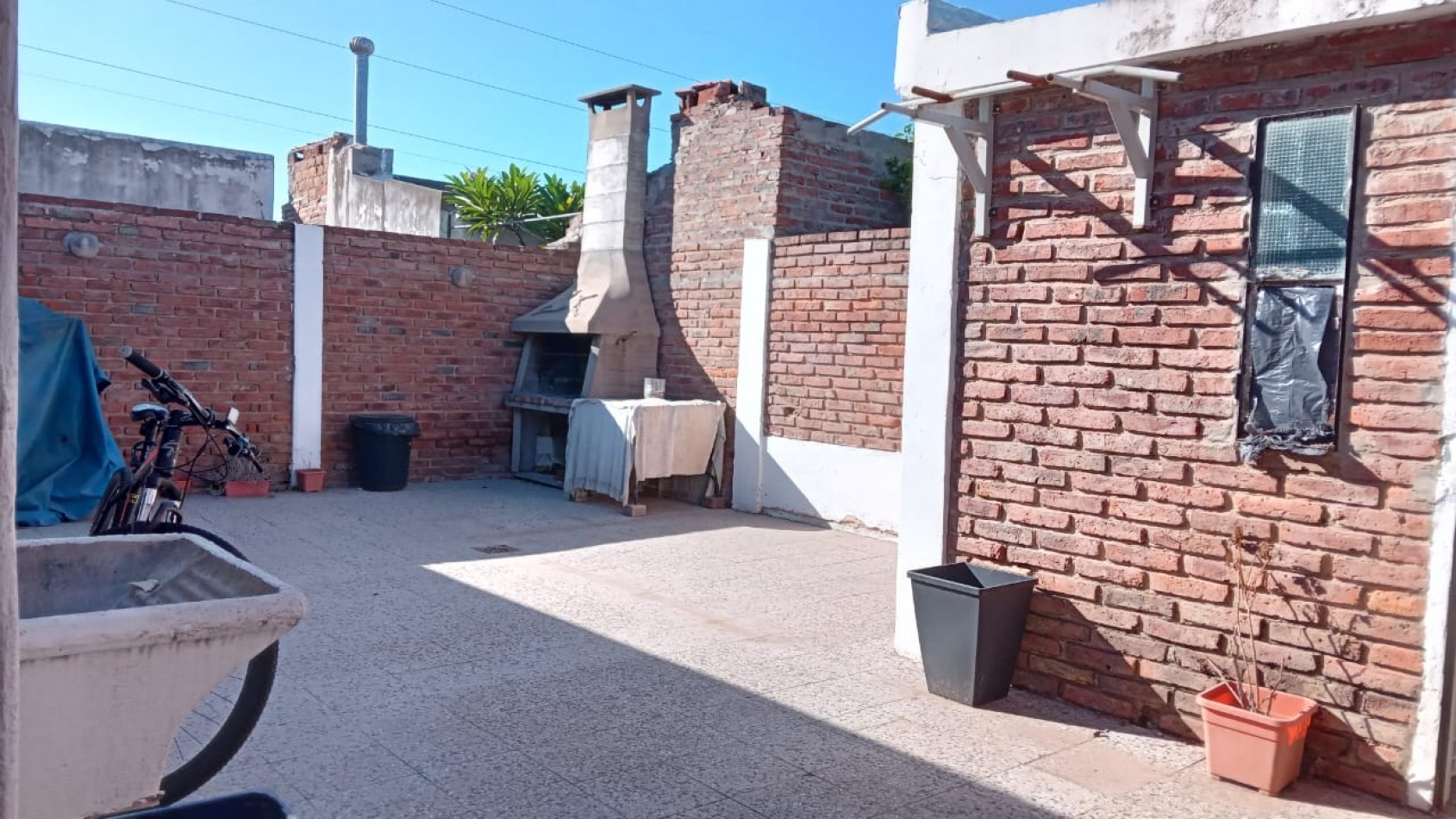 VENTA - CASA 2 HABITACIONES - ZONA GARRIGO Y PROVINCIAS UNIDAS