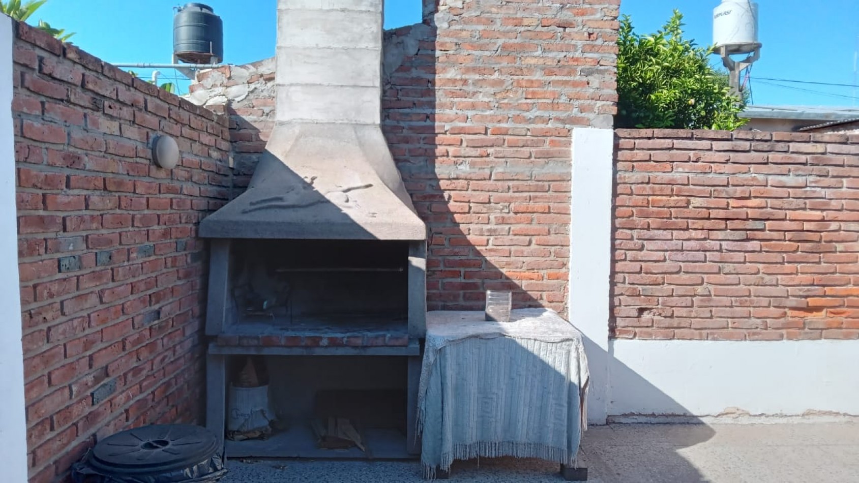 VENTA - CASA 2 HABITACIONES - ZONA GARRIGO Y PROVINCIAS UNIDAS
