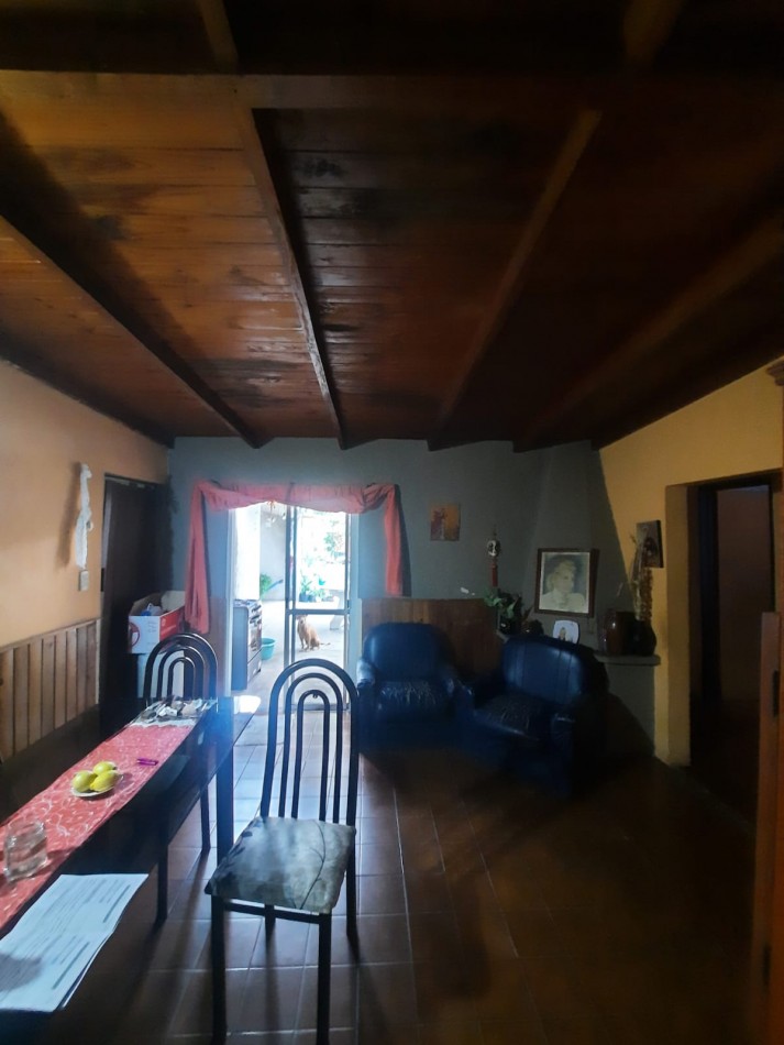 VEMTA - CASA 3 HABITACIONES + 2 LOCALES COMERCIALES