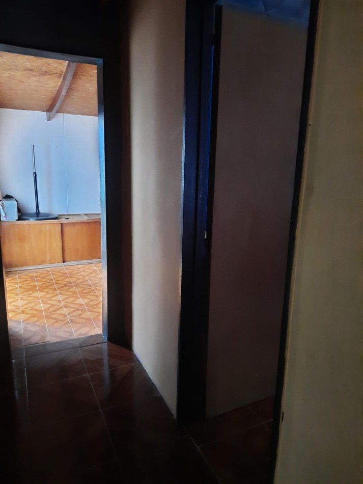 VEMTA - CASA 3 HABITACIONES + 2 LOCALES COMERCIALES