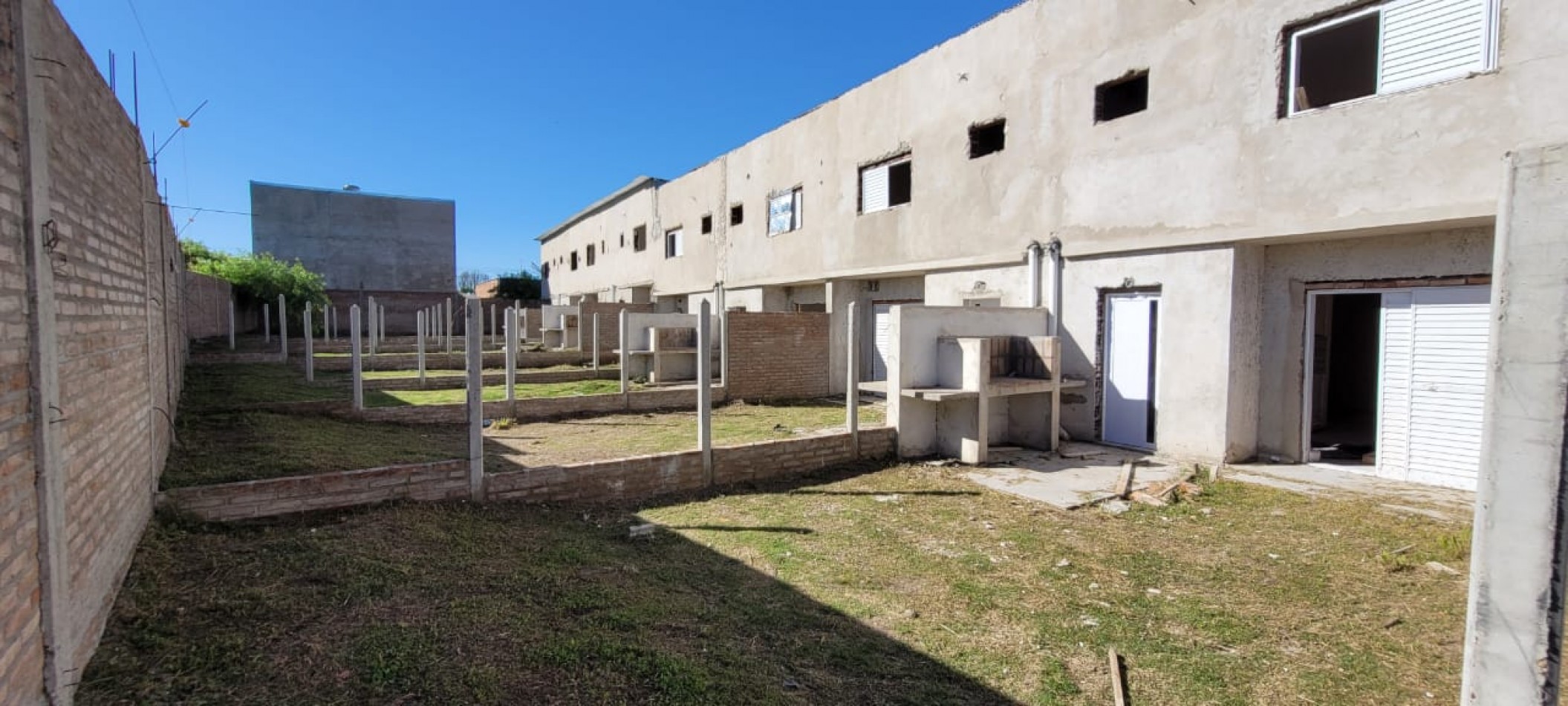 VENTA - DUPLEX 3 HAB. BARRIO CERRADO AV. ZANNI