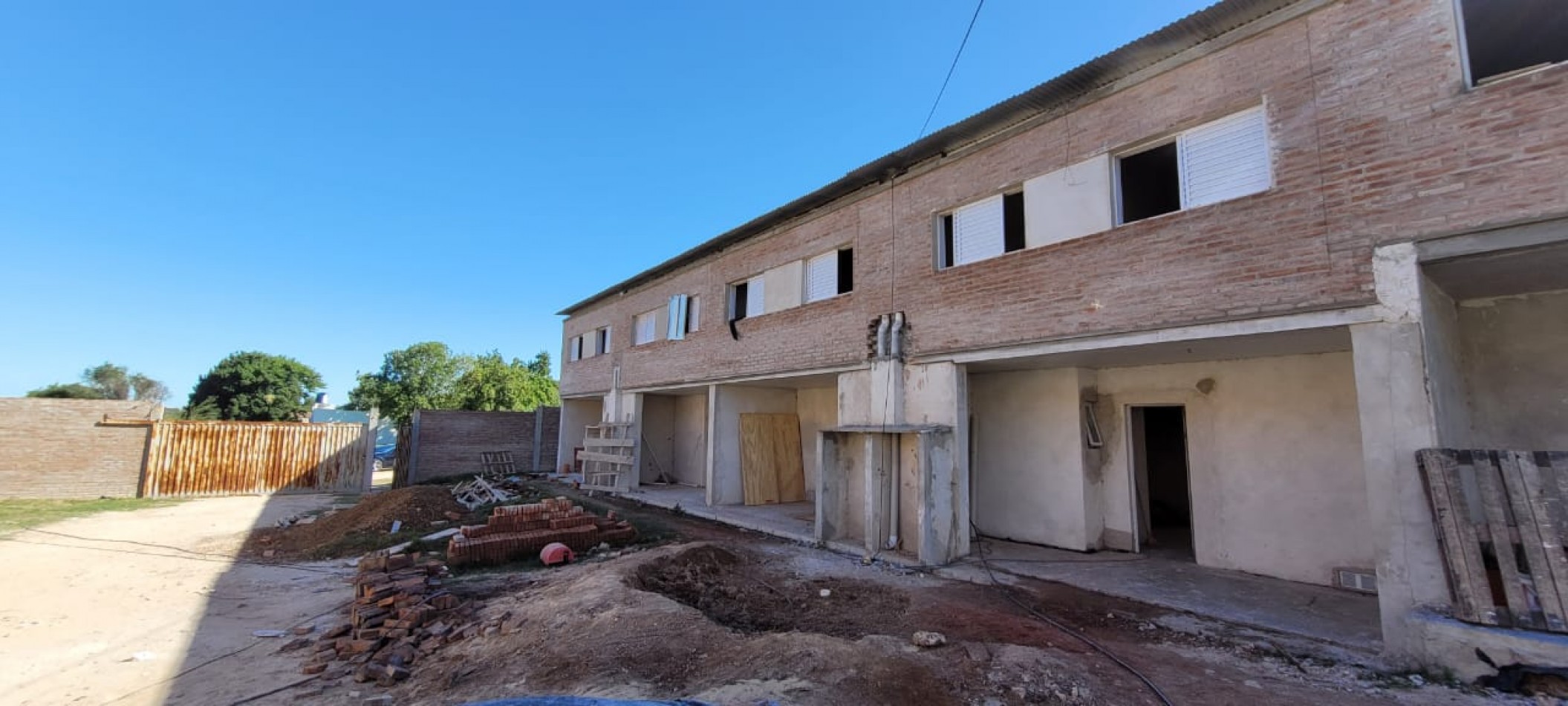 VENTA - DUPLEX 3 HAB. BARRIO CERRADO AV. ZANNI