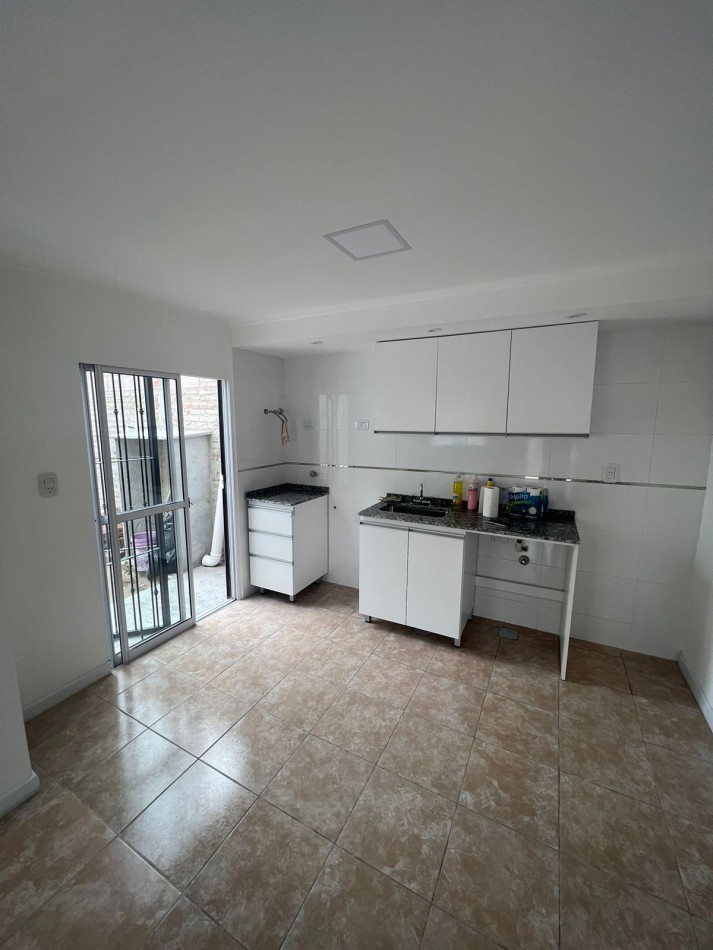 VENTA CASA 1 HABITACION - ZONA Rondeau Y Brown