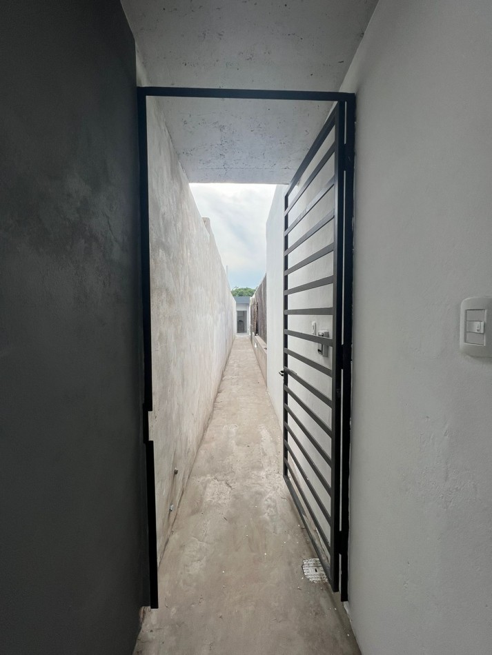 VENTA CASA 1 HABITACION - ZONA Rondeau Y Brown