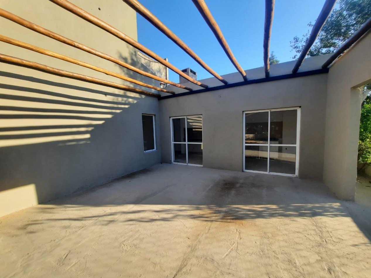 VENTA - CASA 3 HABITACIONES - ZONA SINDICATO DE COMERCIO