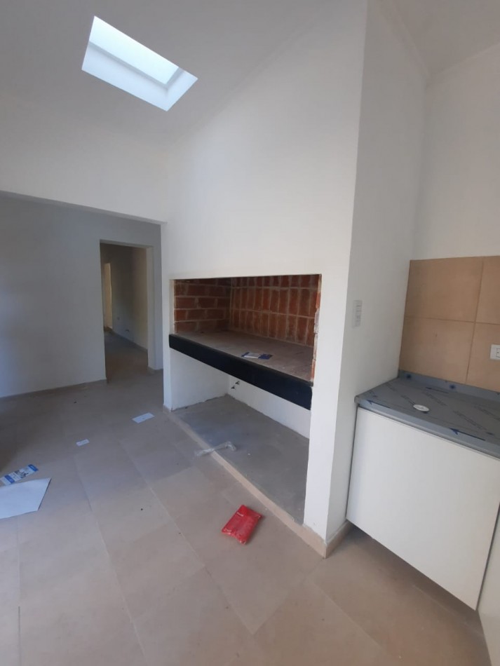 VENTA - CASA 3 HABITACIONES - ZONA SINDICATO DE COMERCIO