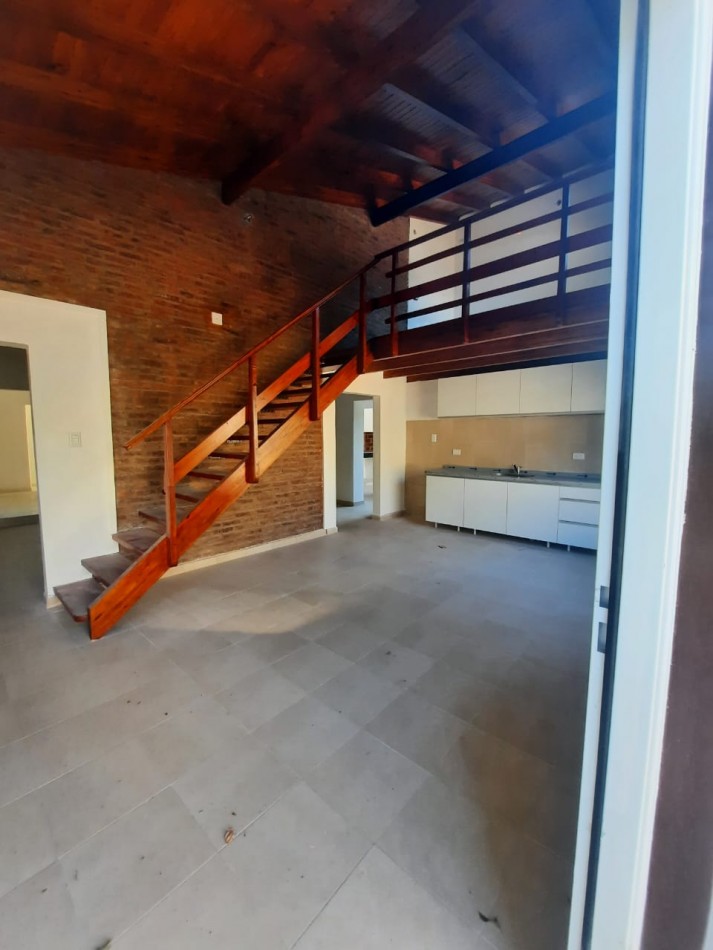 VENTA - CASA 3 HABITACIONES - ZONA SINDICATO DE COMERCIO