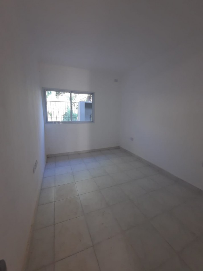 VENTA - CASA 3 HABITACIONES - ZONA SINDICATO DE COMERCIO