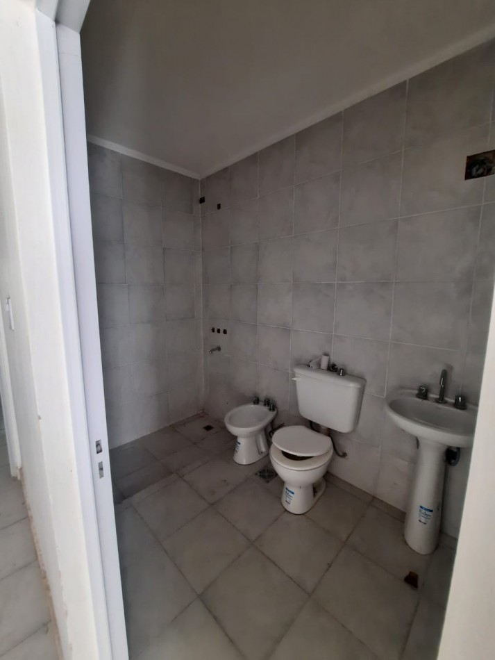 VENTA - CASA 3 HABITACIONES - ZONA SINDICATO DE COMERCIO