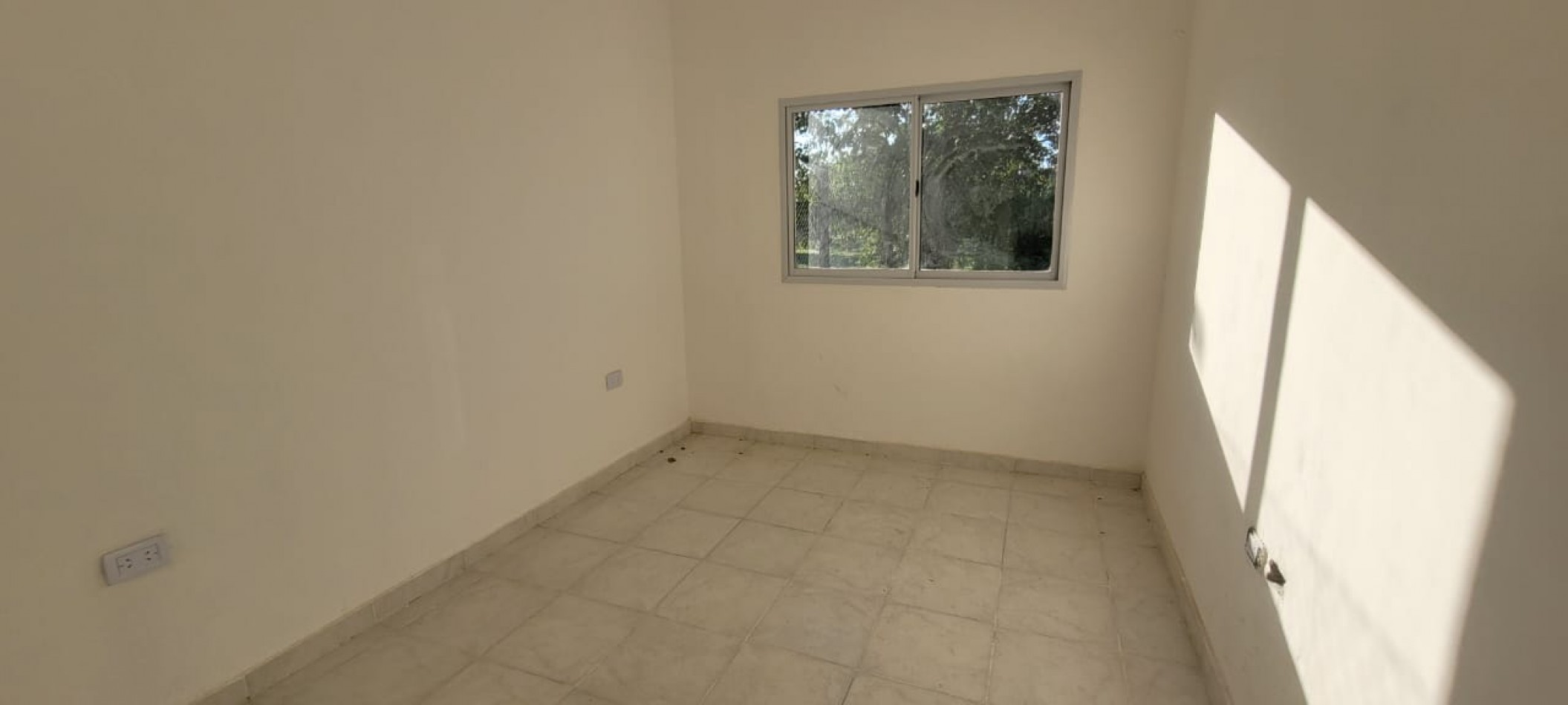 VENTA - CASA 2 HABITACIONES - ZONA SINDICATO DE COMERCIO