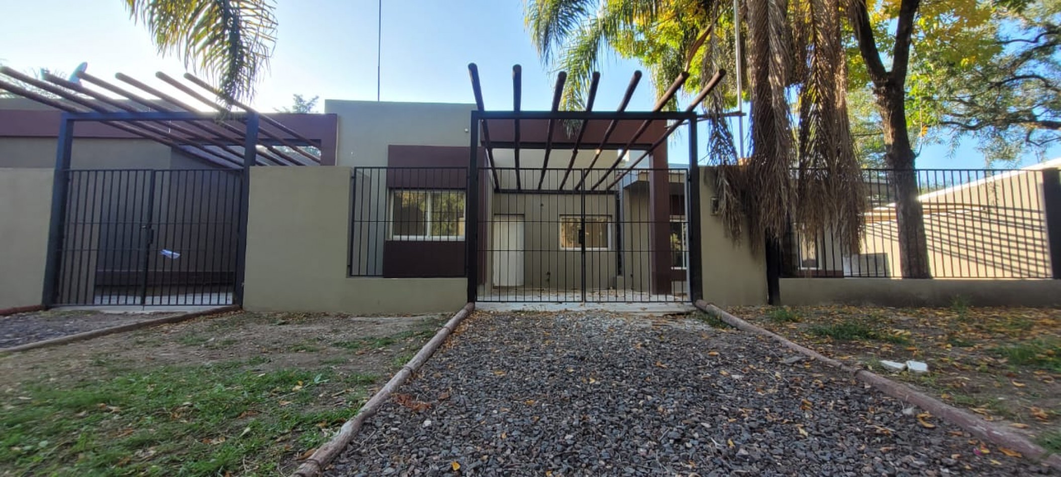 VENTA - CASA 2 HABITACIONES - ZONA SINDICATO DE COMERCIO