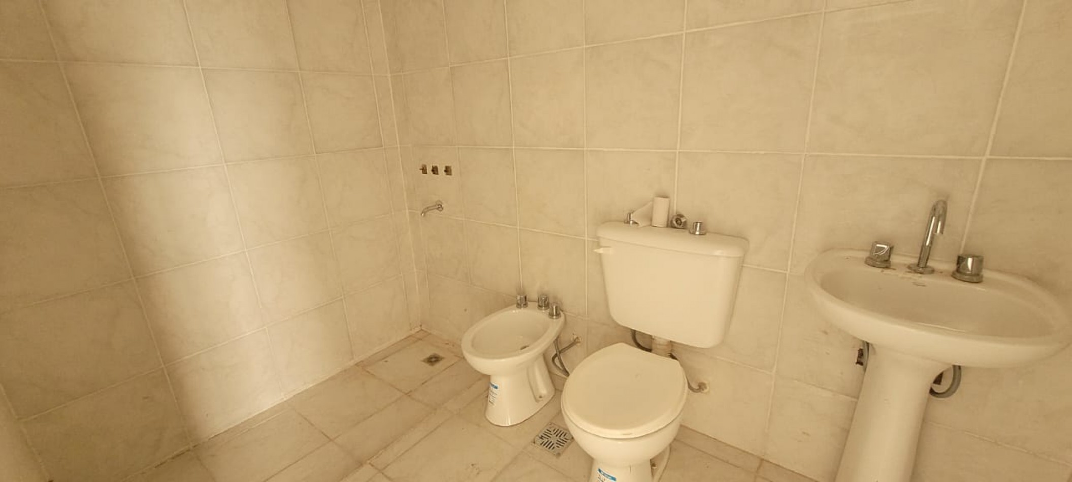 VENTA - CASA 2 HABITACIONES - ZONA SINDICATO DE COMERCIO