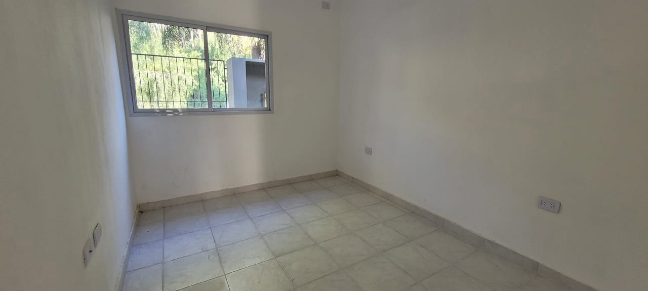 VENTA - CASA 2 HABITACIONES - ZONA SINDICATO DE COMERCIO
