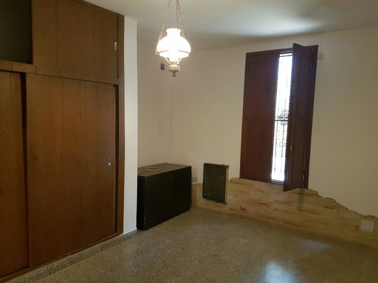 VENTA - CASA 3 HABITACIONES ZONA RACEDO Y PERON