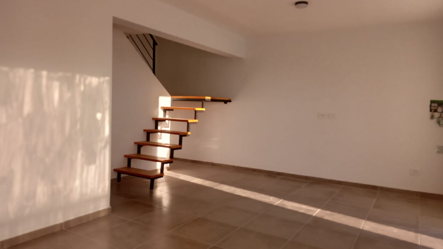 VENTA - DUPLEX 2 HABITACIONES - LAS GARZAS Y JORGE NEWERY
