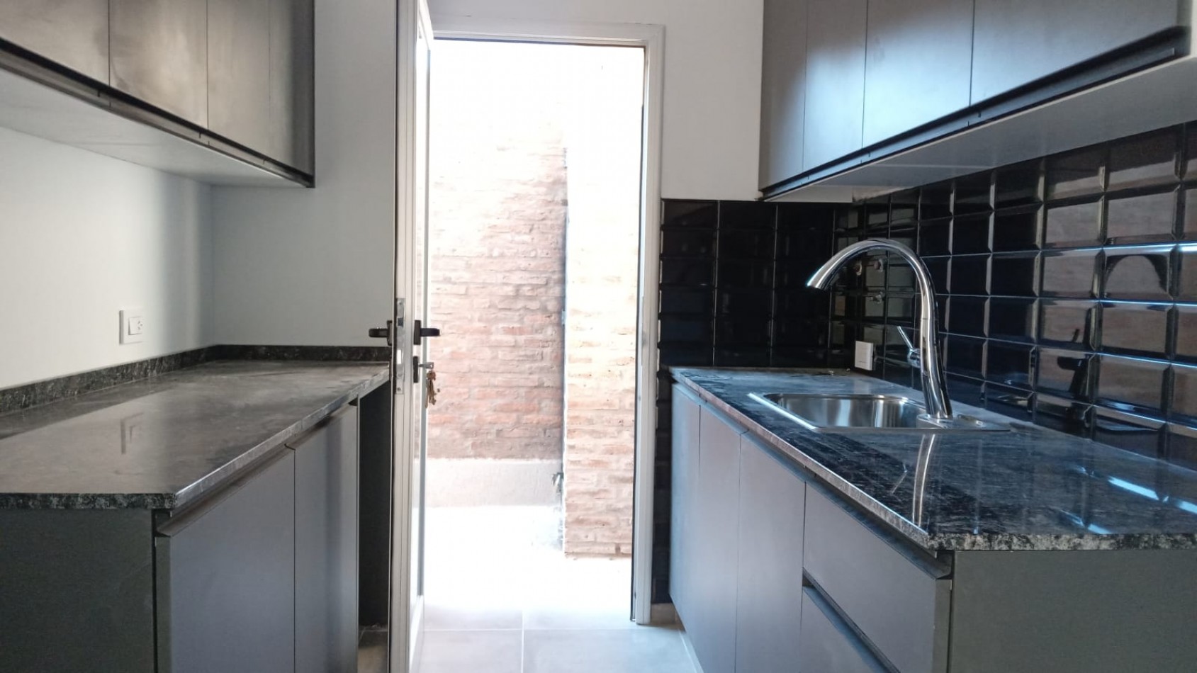 VENTA - DUPLEX 2 HABITACIONES - LAS GARZAS Y JORGE NEWERY