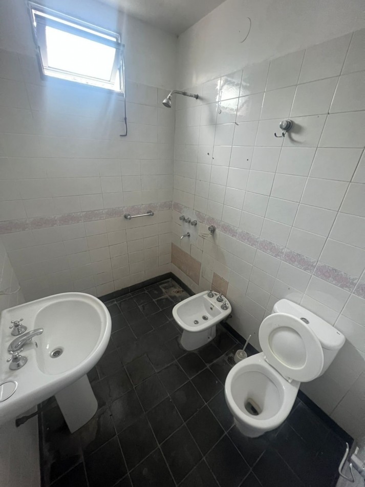 VENTA - CASA 2 HABITACIONES - ZONA PROVINCIAS UNIDAS & AV RAMIREZ