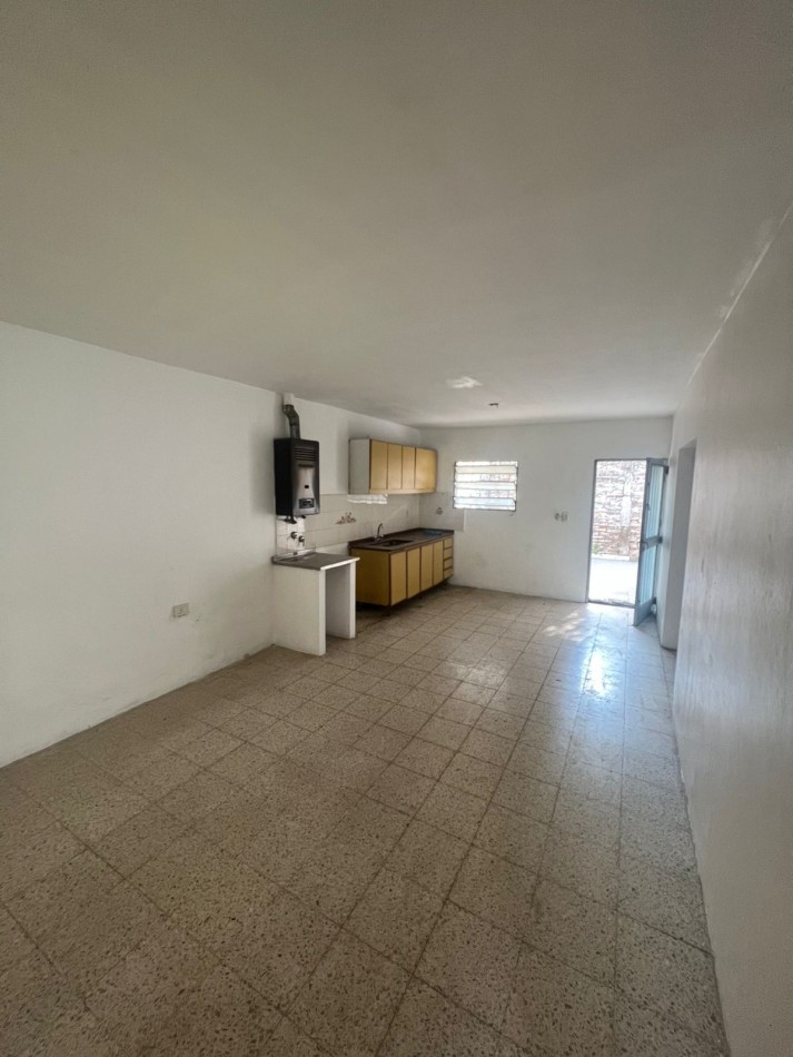 VENTA - CASA 2 HABITACIONES - ZONA PROVINCIAS UNIDAS & AV RAMIREZ