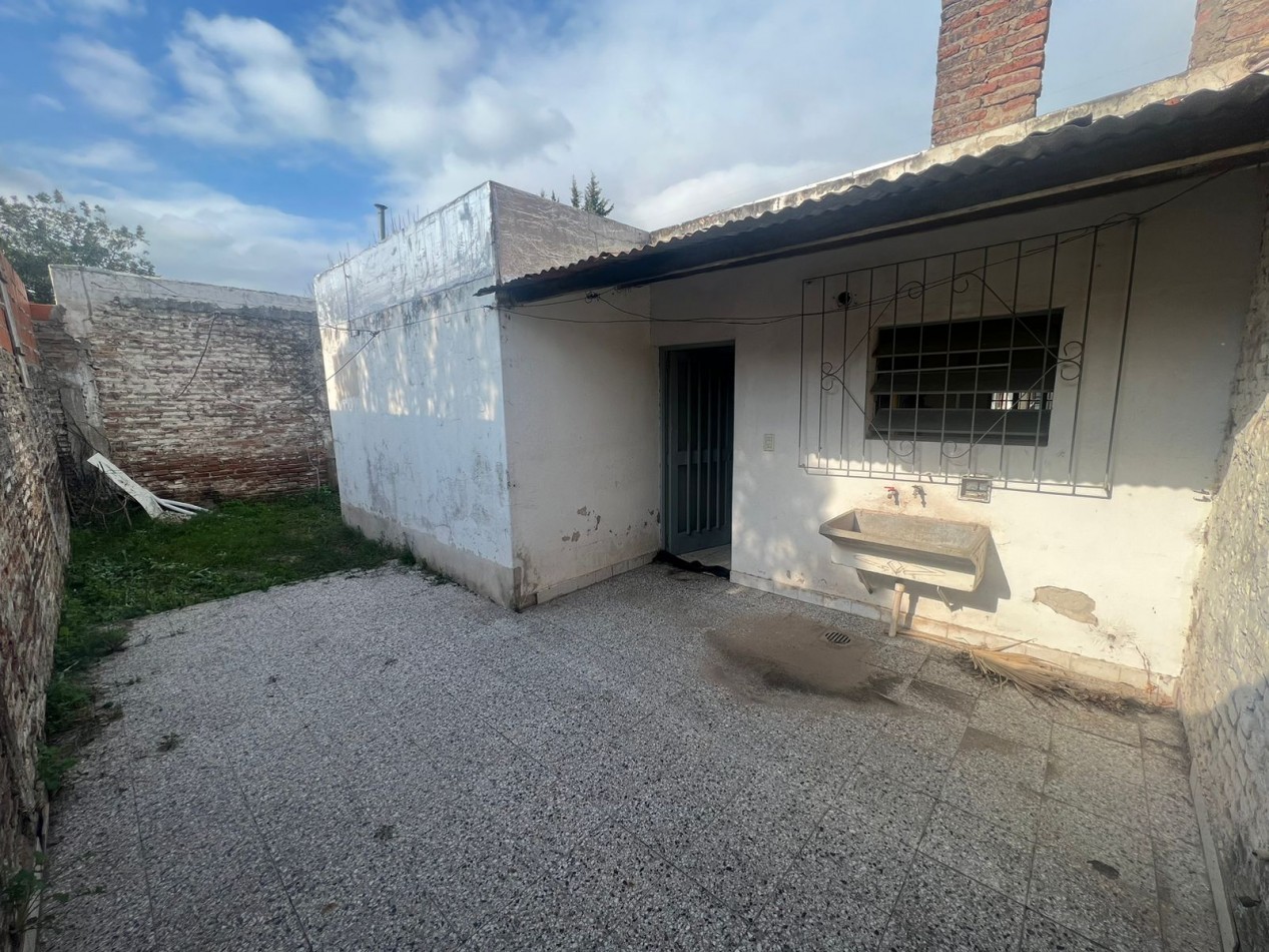 VENTA - CASA 2 HABITACIONES - ZONA PROVINCIAS UNIDAS & AV RAMIREZ