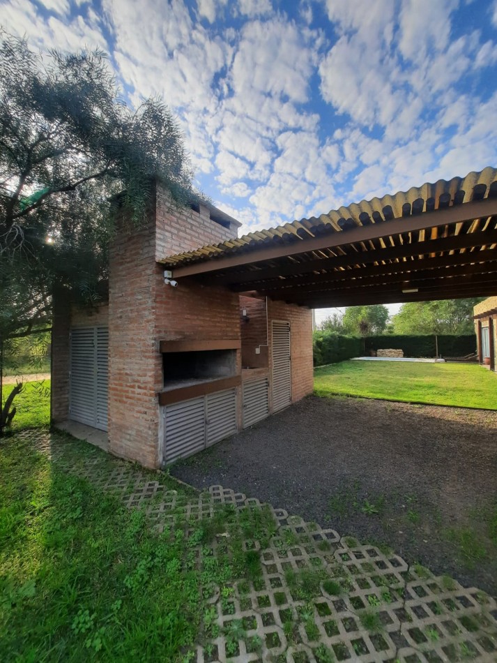 VENTA - CASA QUINTA 3 HABITAIONES - RUTA 18 KM 17.5