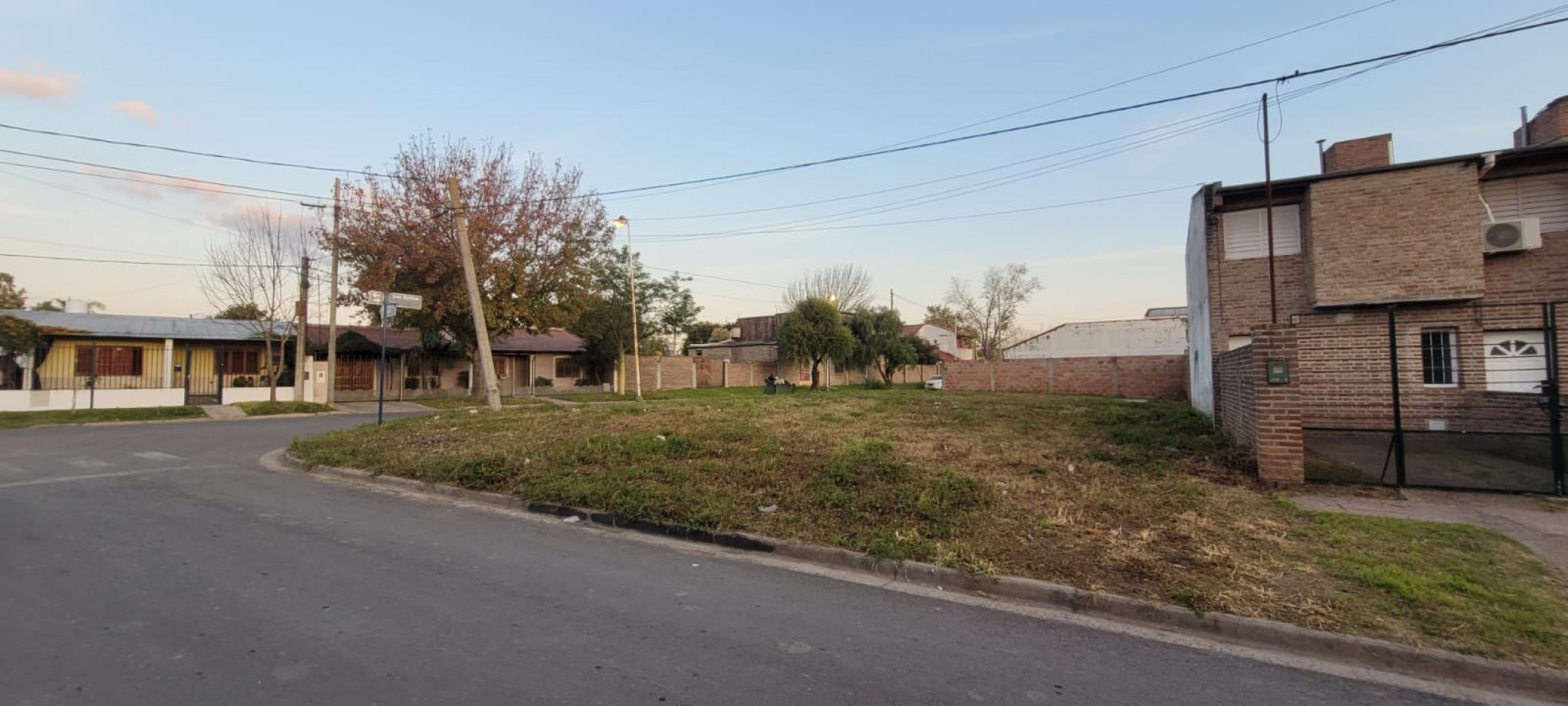 VENTA - TERRENO - BARRIO MERCANTIL